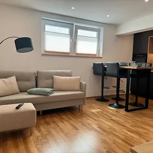 1,5-zimmer, Ausgestattet, 4 Pers, Souterrain, Self Check-in, Parkplatz, Netflix & Amazon Prime Apartment